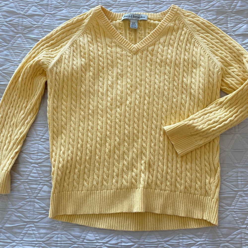 David Brooks v-neck cable knit sweater. Soft yellow color. Size small.